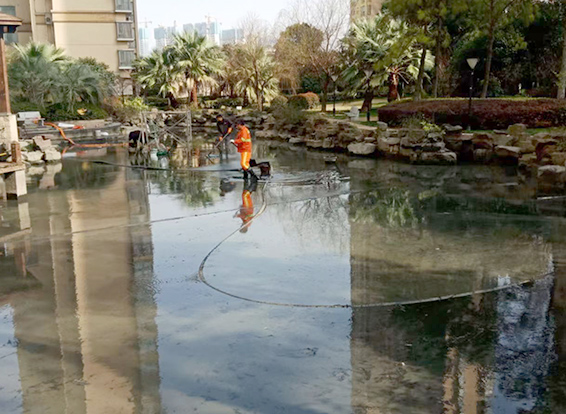 班玛景观池淤泥清理