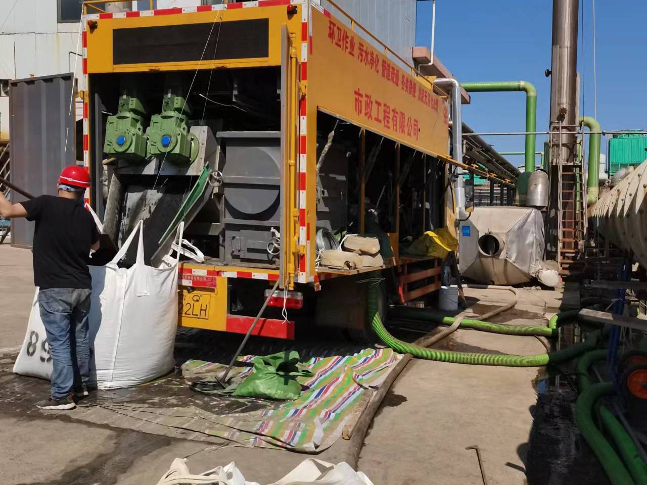 班玛淤泥压干处理